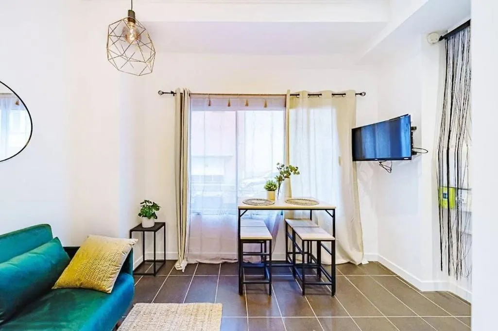 Studio Cosy Avec Mezzanine, Bien Equipe, Caluire