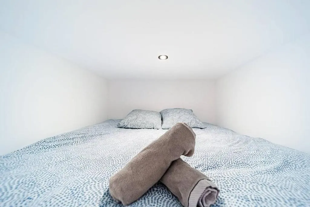 Studio Cosy Avec Mezzanine, Bien Equipe, Caluire France